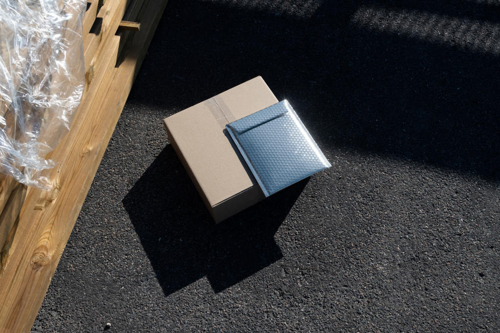 牛皮纸包装盒设计纸箱样机光影贴图ps素材下载Box Mockup Packaging