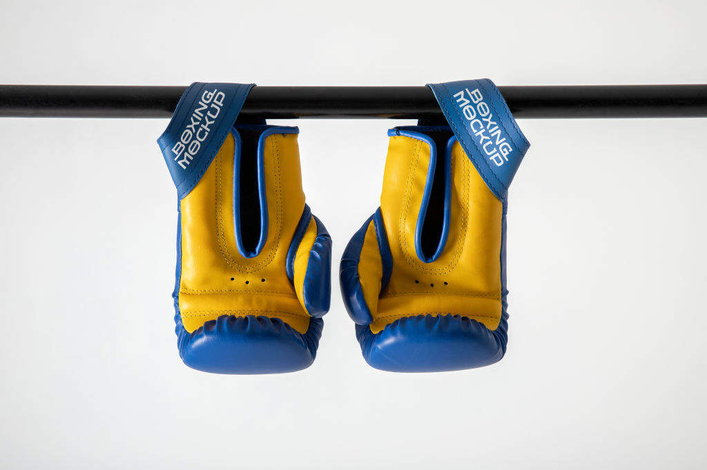 18款拳击运动装备手套沙袋服装图案展示效果psd样机贴图素材下载gloves mock-up for boxing sport